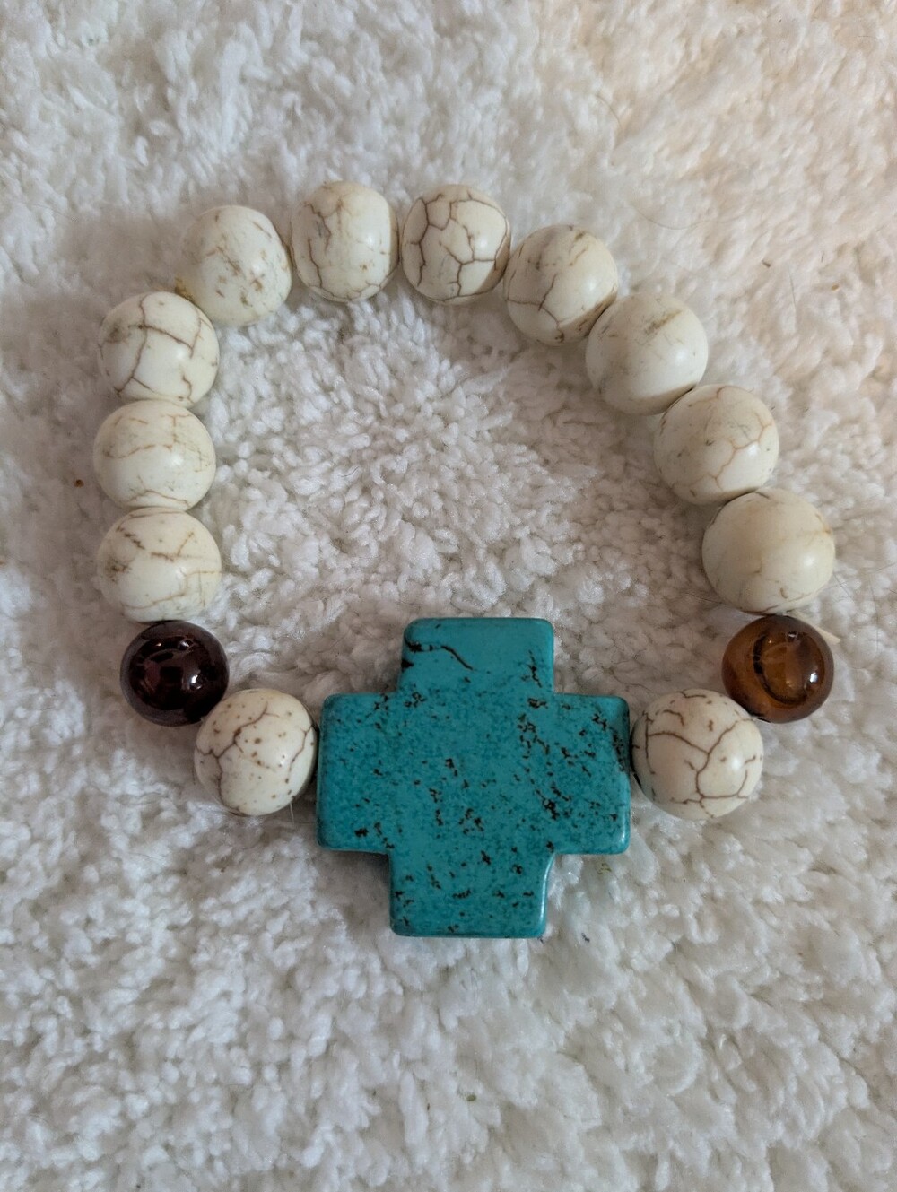 Turquoise Cross Beaded Stretch Bracelet - White & Turquoise